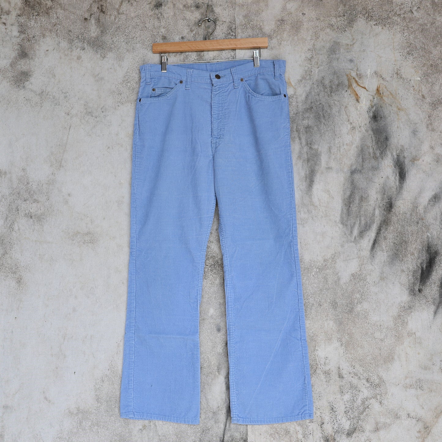 Vintage 1970s Levi's White Tab 517 Boot-Cut Corduroy Pants