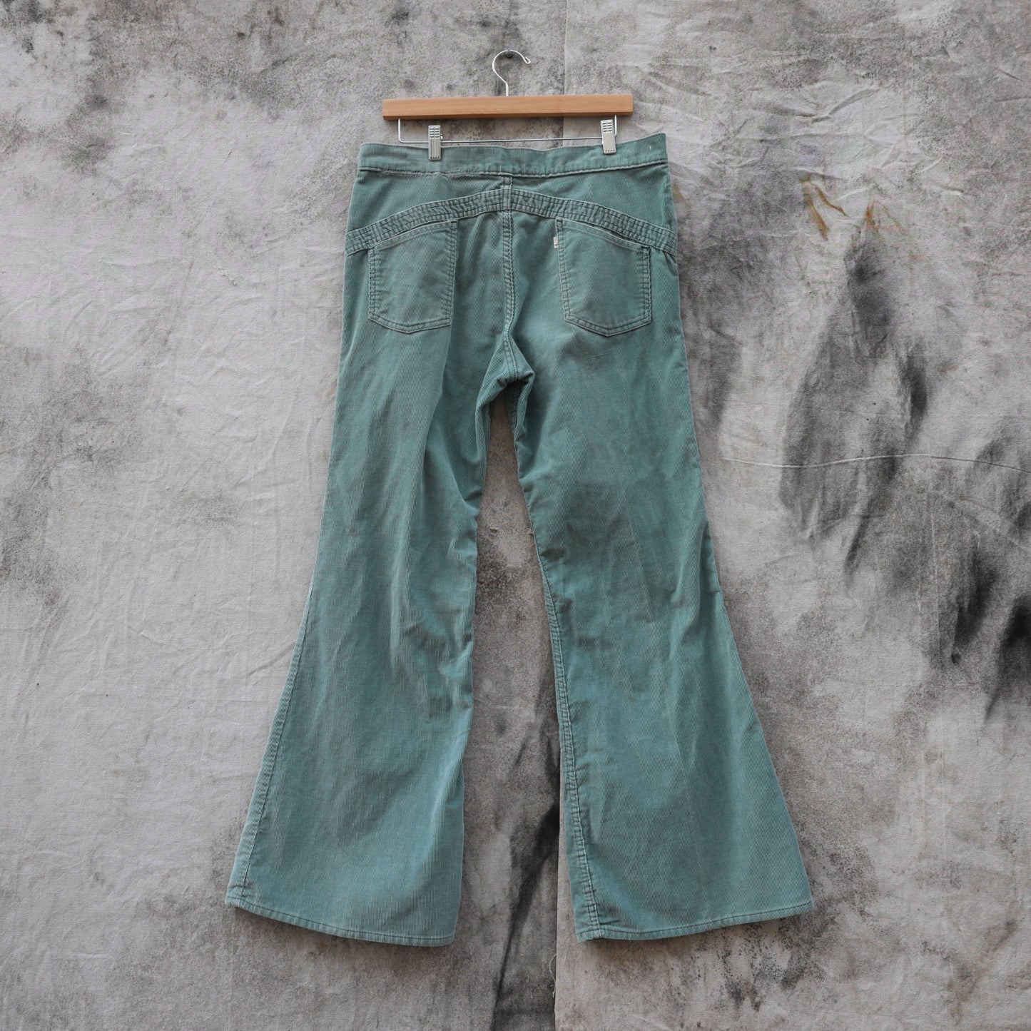Vintage 1970s Levi's White Tab Wide Leg Corduroy Pant