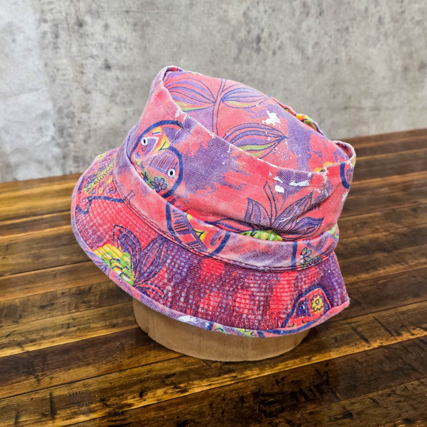 Vintage 1960s Psychedelic Hawaiian Bucket Hat