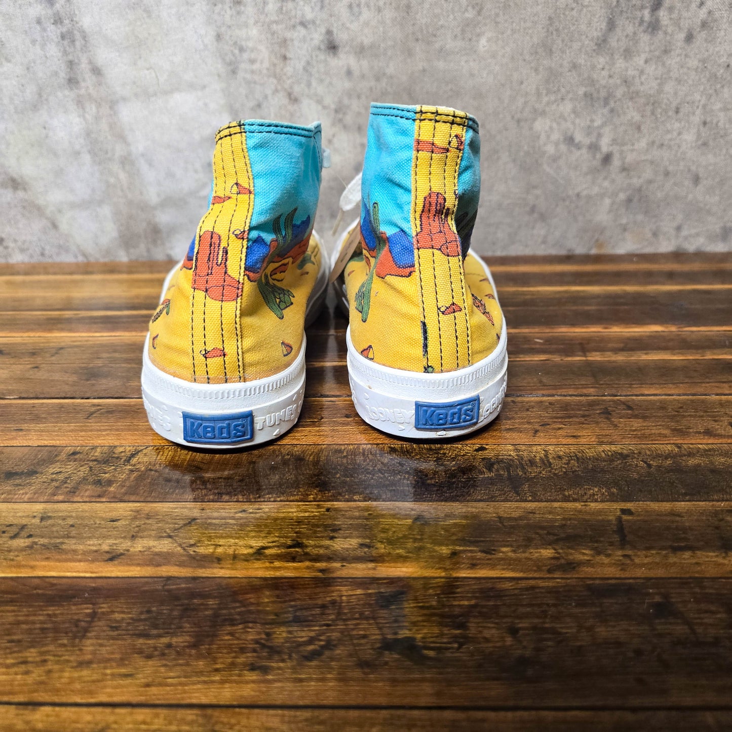 Vintage 1995 Keds Looney Tunes Shoes Size 9.5