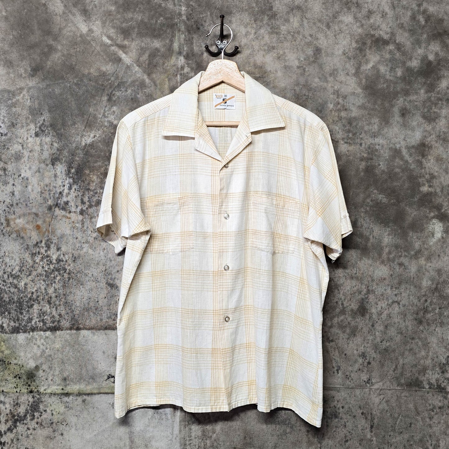 Vintage 1960s BVD Light Weight Button Down Short Sleeved Shirt