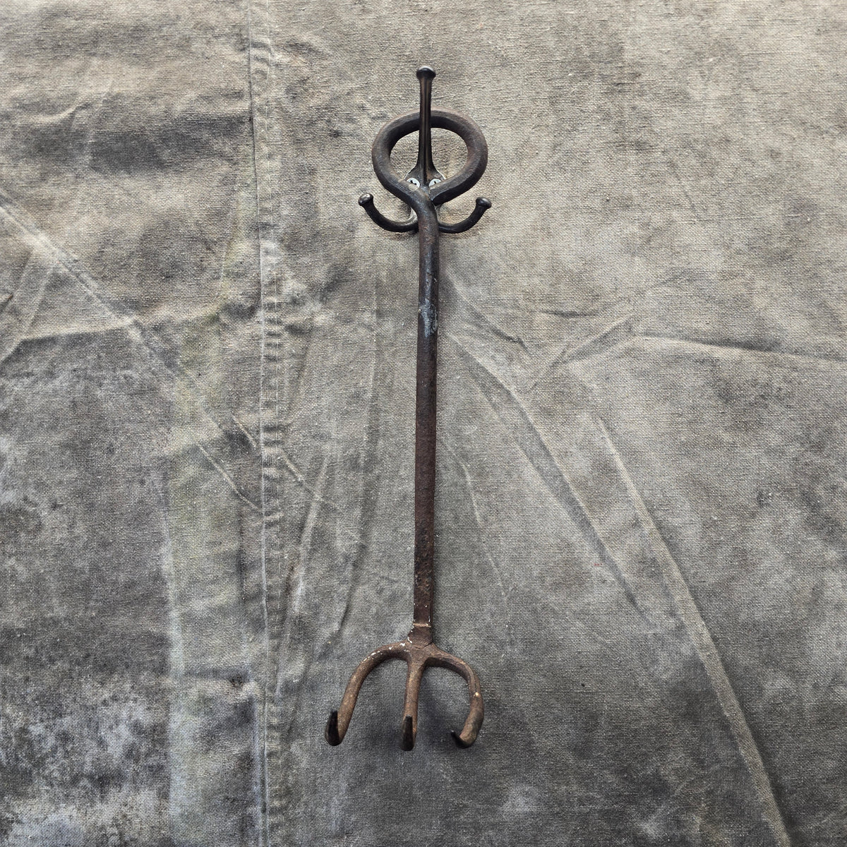 Antique 1900s Hand-Forged Iron Three-Tine Drag Hook Primitive Farm Rake Ring Handle Wall Decor