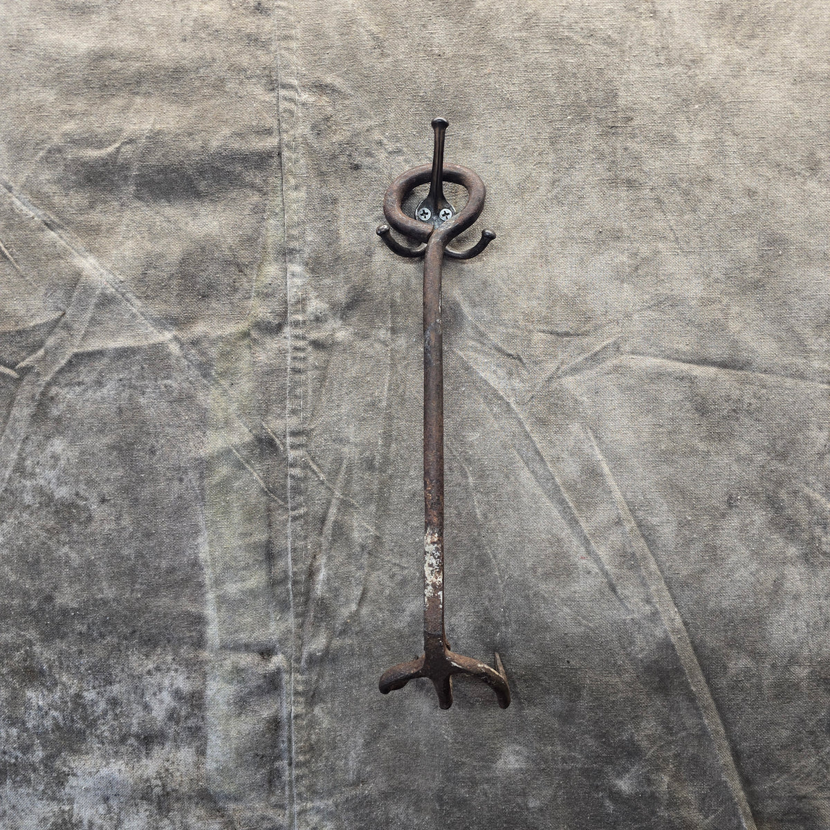 Antique 1900s Hand-Forged Iron Three-Tine Drag Hook Primitive Farm Rake Ring Handle Wall Decor