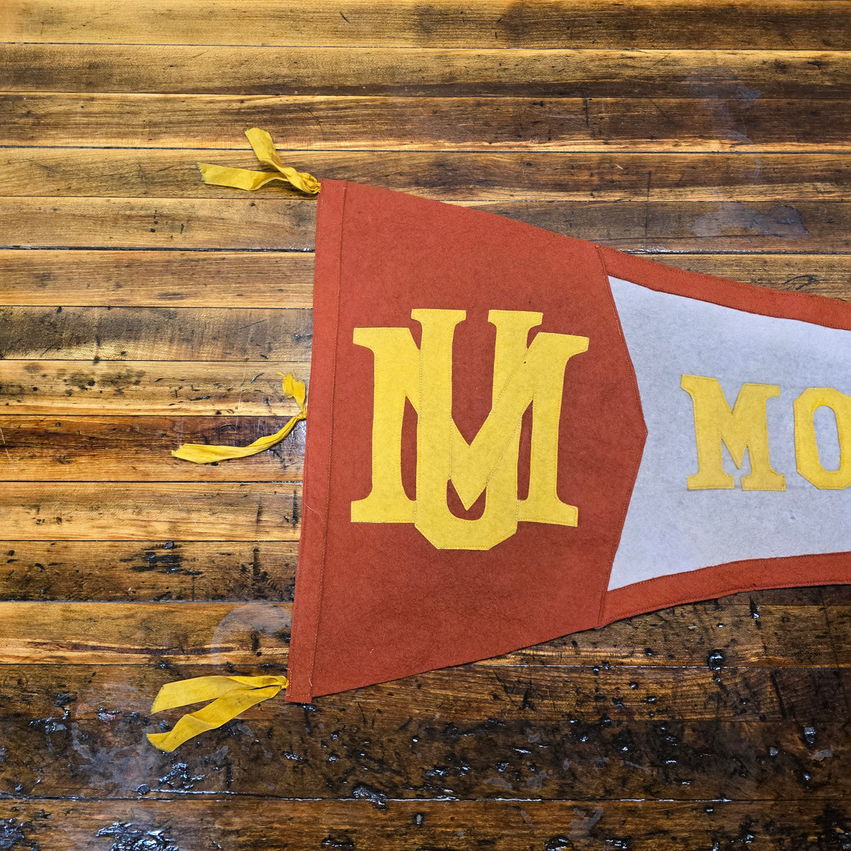 Vintage 1920s University Of Montana Felt Pennant