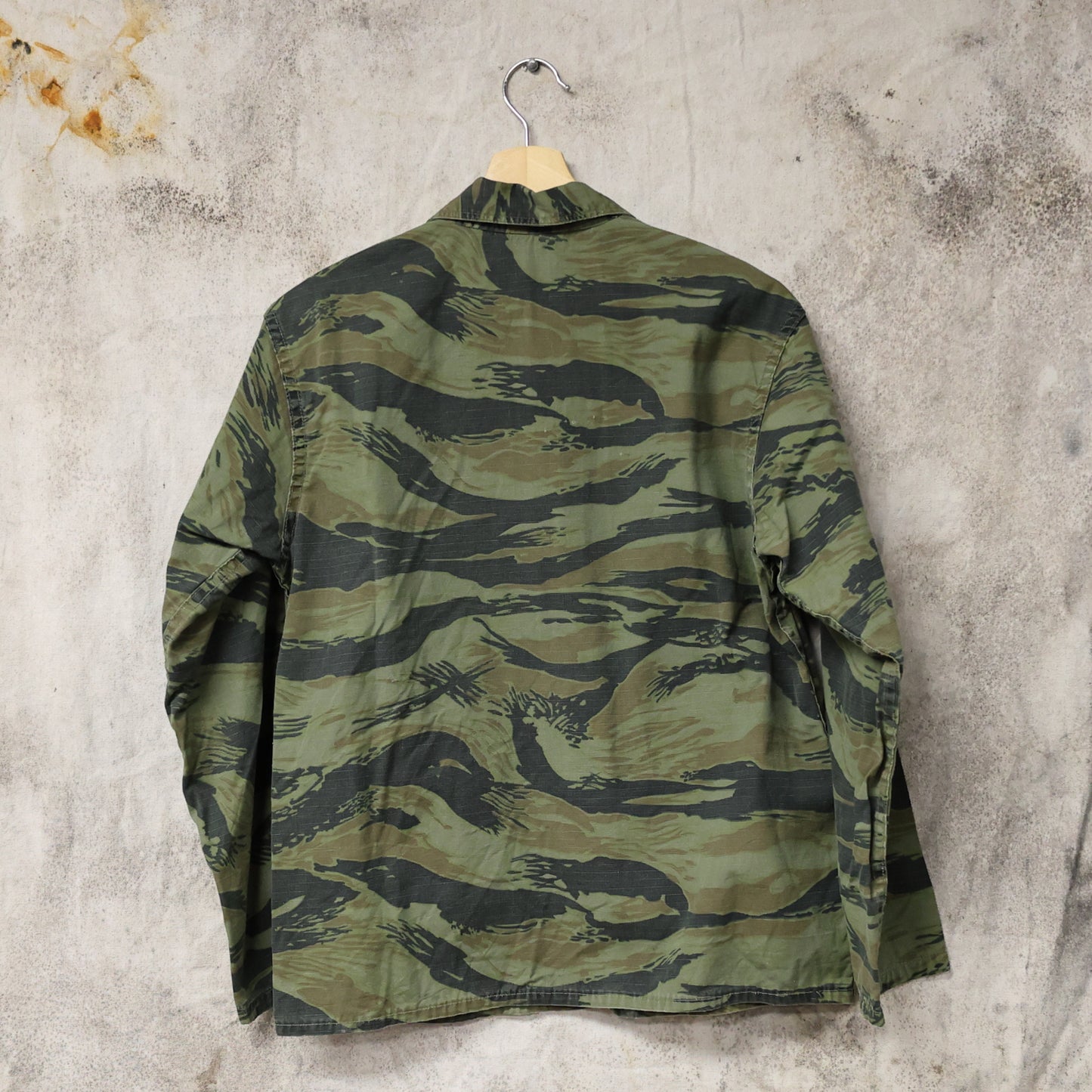 Vintage 1960s Robett Mfg Co Vietnam Tiger Stripe Camo Jacket