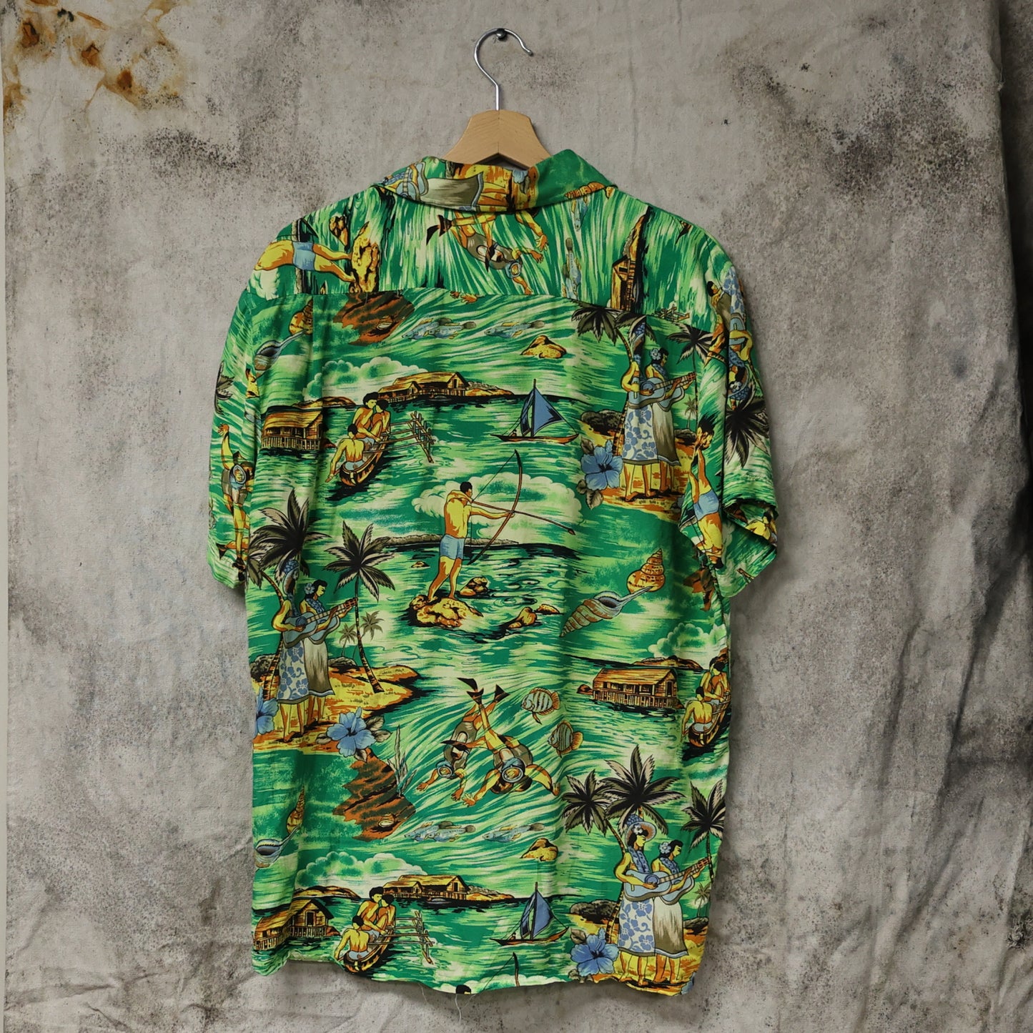 Vintage 1970s Hawaiian Holidays Button-Up Short Sleeve Shirt